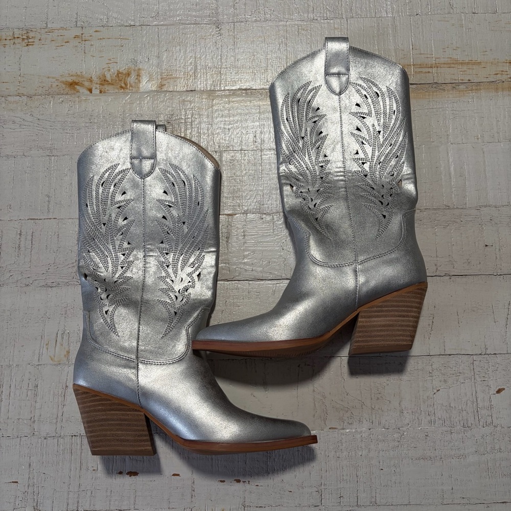 Mi.iM Metallic Silver Cowboy Boots NEW size 6.5‎ Cutout Detail Western Festival - Picture 2 of 12